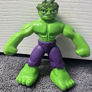 Hasbro Marvel Hulk Action Figure Play-Doh Smash & Squish Bendy Rubber Arms